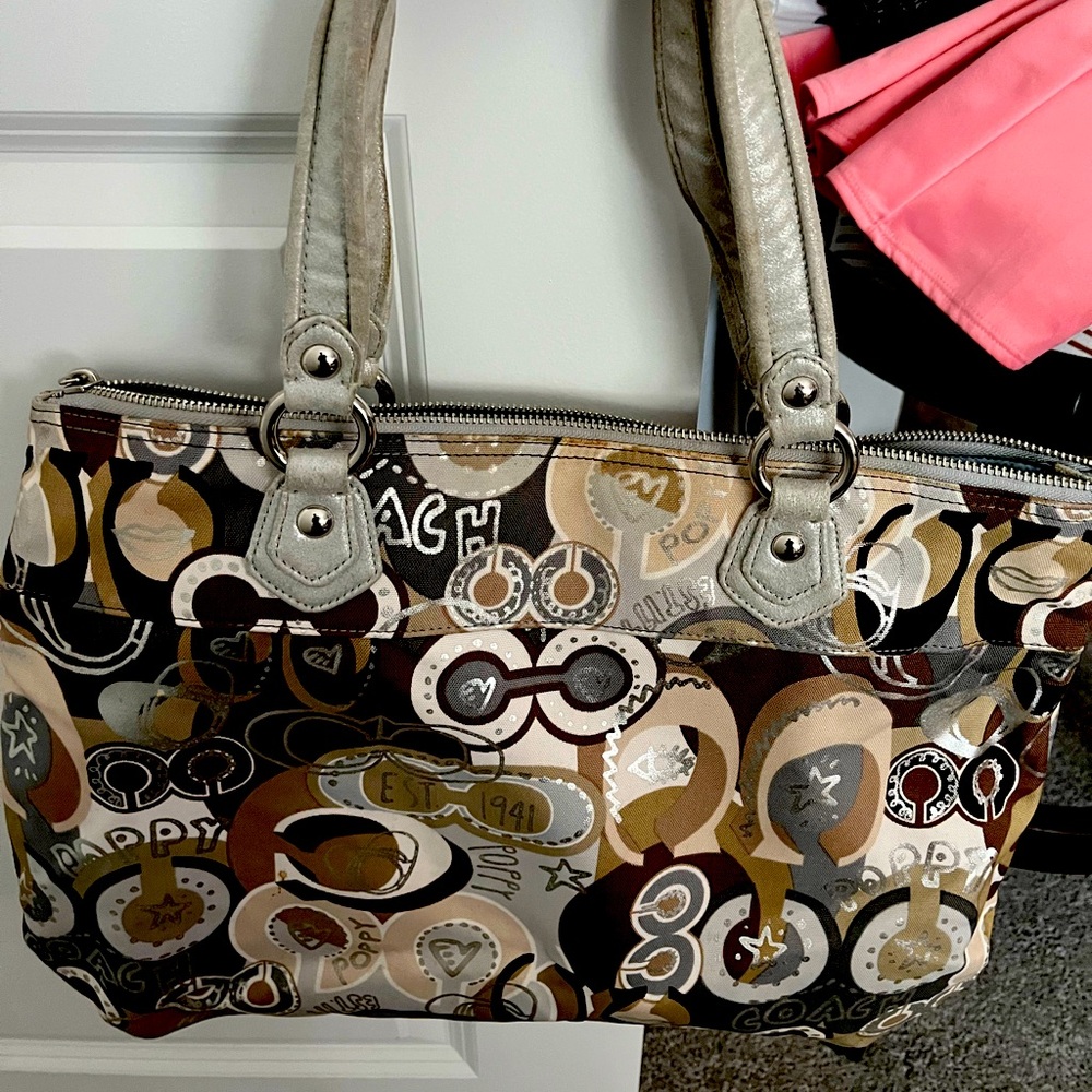 COACH HANDBAG